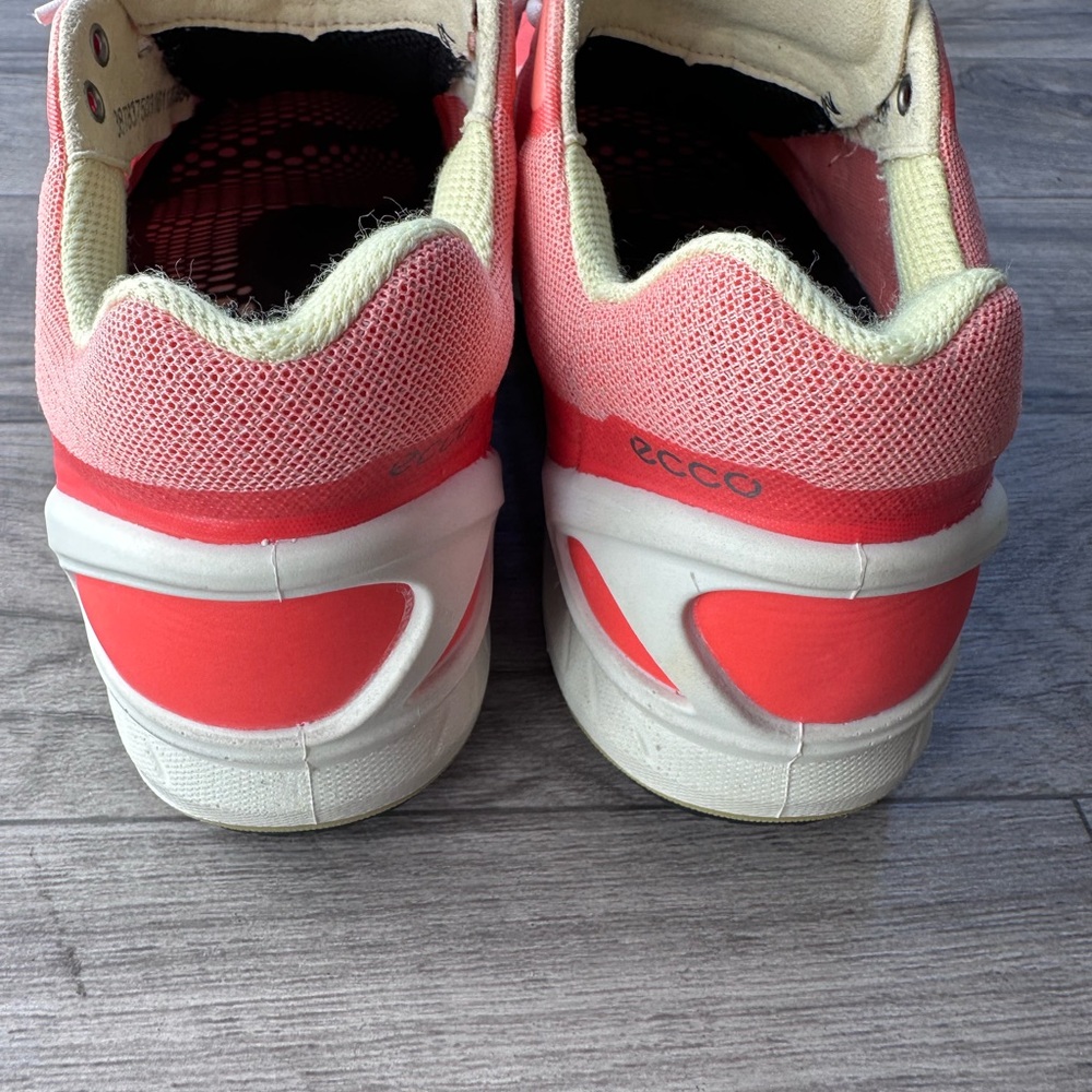 Ecco Biom Fjuel Racer Coral
Womens Trail Running Size
7/7.5/38 - Picture 8 of 15